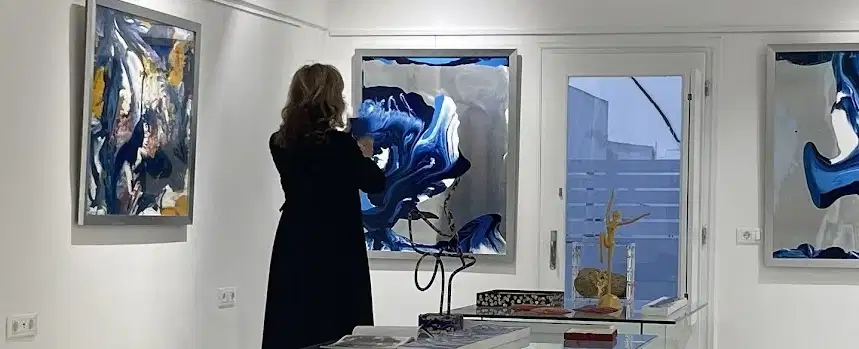 The Art Houses of Santorini