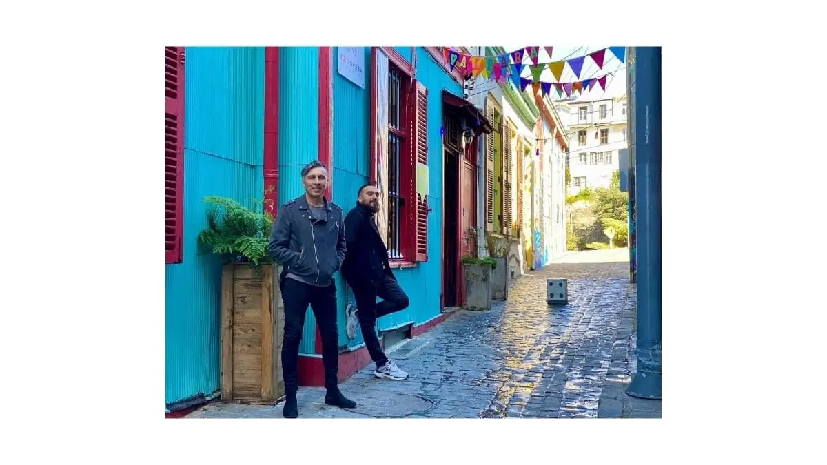 Day Trip from Santiago, Chile with fine art and street murals in Viña & Valparaíso and wine tasting.