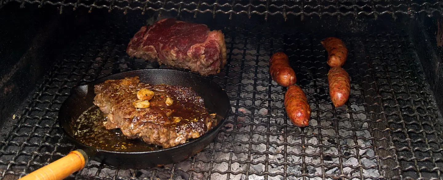 Authentic Chilean Asado in Valparaíso: shop local, grill & share stories over wine in a family home.