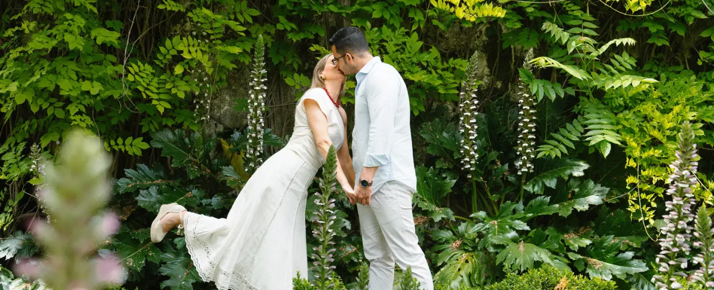 Couples Photo and Video Session in Seville with Plaza de España, María Luisa Park and local moments.