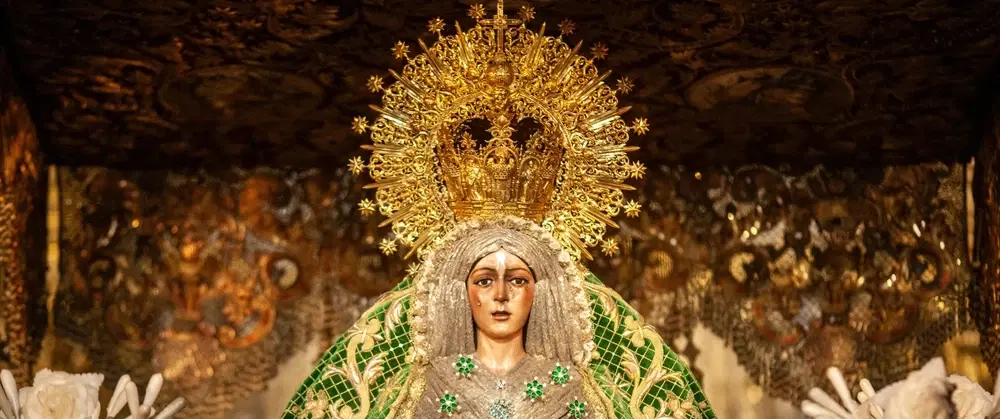 Semana Santa Holy Week Tour in Seville during La Madrugá: Street-level at the Macarena procession.