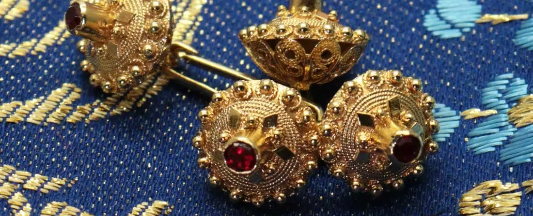 Craftsmanship Experience in Dorgali, Sardinia with a master goldsmith and filigree artist.