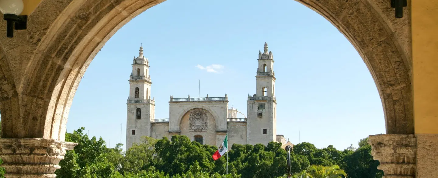Orientation Walking Tour in Mérida exploring Maya, colonial, modern layers of the historic center.