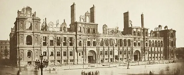 Walking Tour in Paris exploring French revolutionary history from 1789, the Commune, to May 1968.