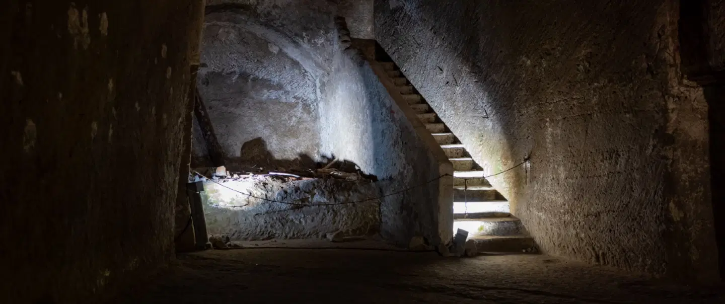 History Tour beneath Naples, discovering tunnels, aqueducts, ruins, and the city’s layered past.
