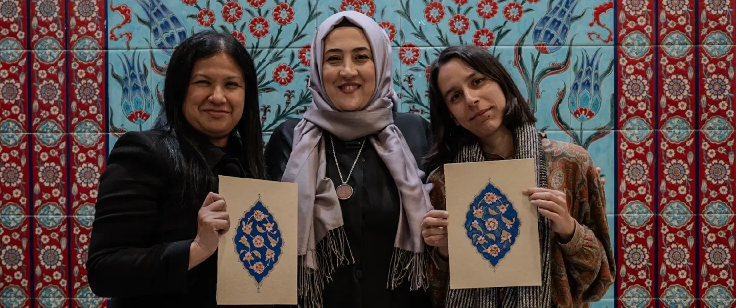 Art Workshop in Istanbul with Tezhip master: learn Ottoman gold illumination and create your own.