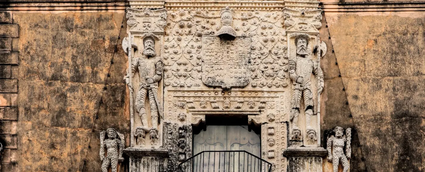 Orientation Walking Tour in Mérida exploring Maya, colonial, modern layers of the historic center.
