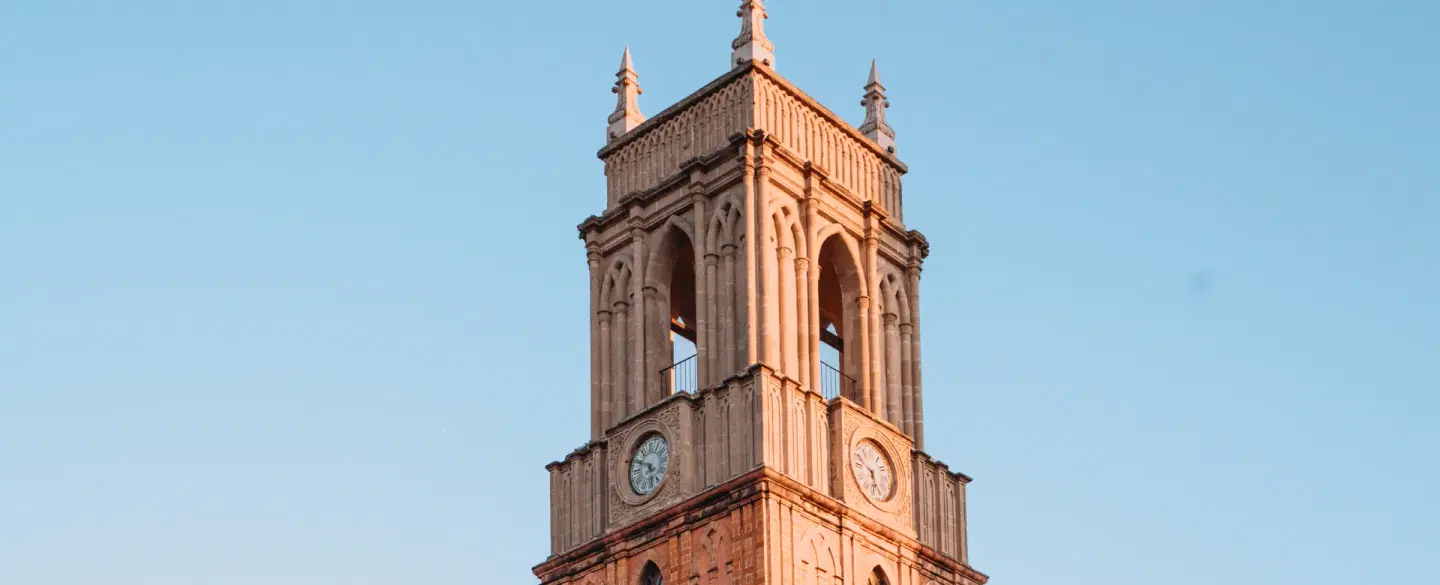 Walking Tour in San Miguel de Allende exploring colonial history, artists, studios and galleries.