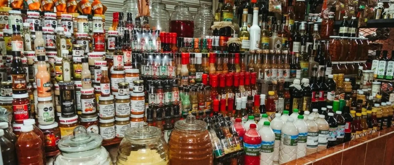 Food Tour in Mérida exploring Yucatán markets, panuchos, cochinita pibil, history and traditions.