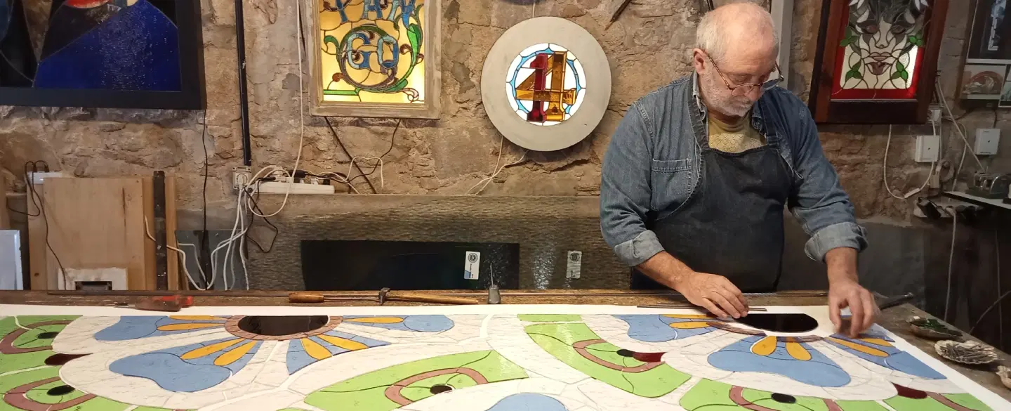 Barcelona Neighborhood Tour in El Raval: local life, hidden Gaudí, stained glass and Catalan lunch.