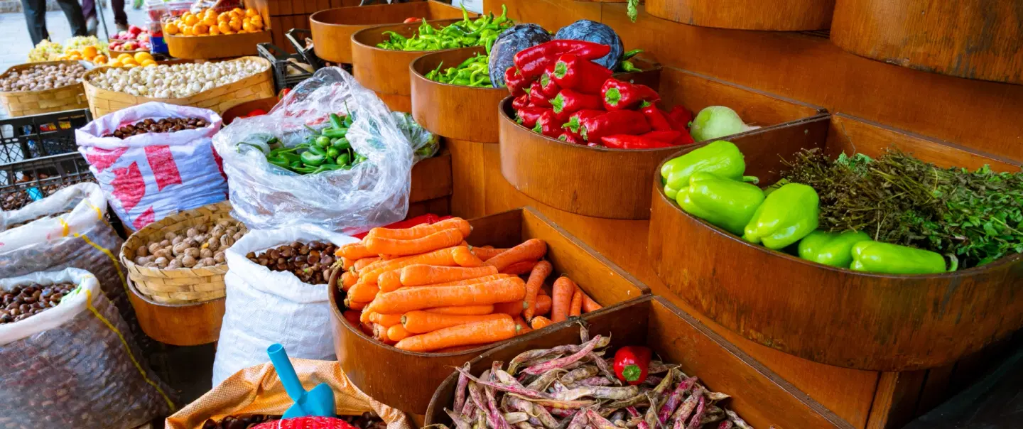 Food Tour in Istanbul across 4 Bosphorus-side districts—markets, street eats, and local transport.