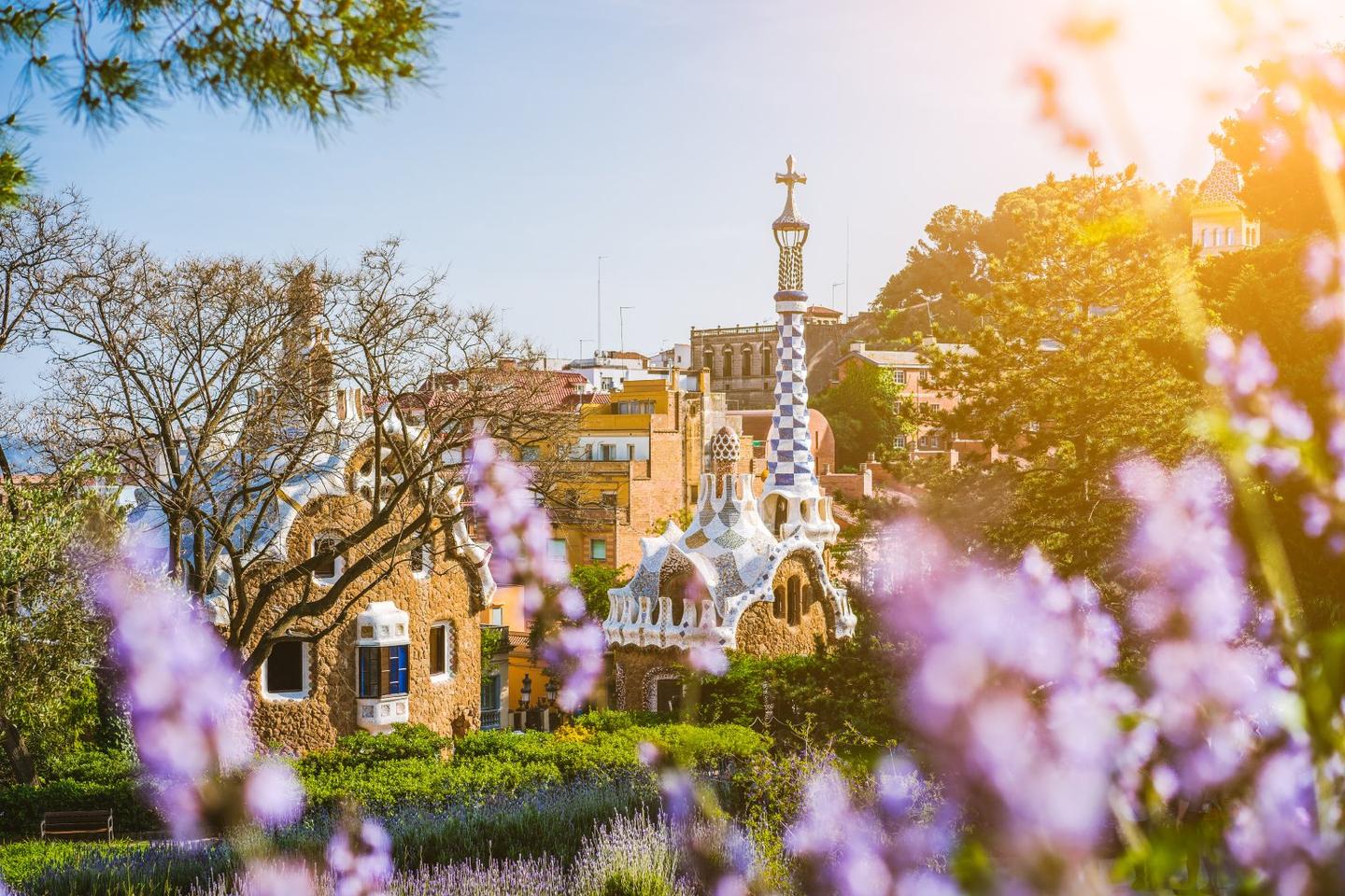 5 days in Barcelona for design, culture, local markets, museums, tapas, and Gaudí’s best landmarks.