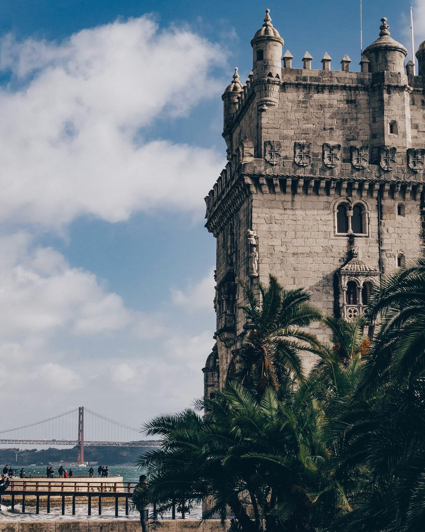 5 days in Lisbon with palaces, tiles, fado, markets and a day trip to the mountains and villages.
