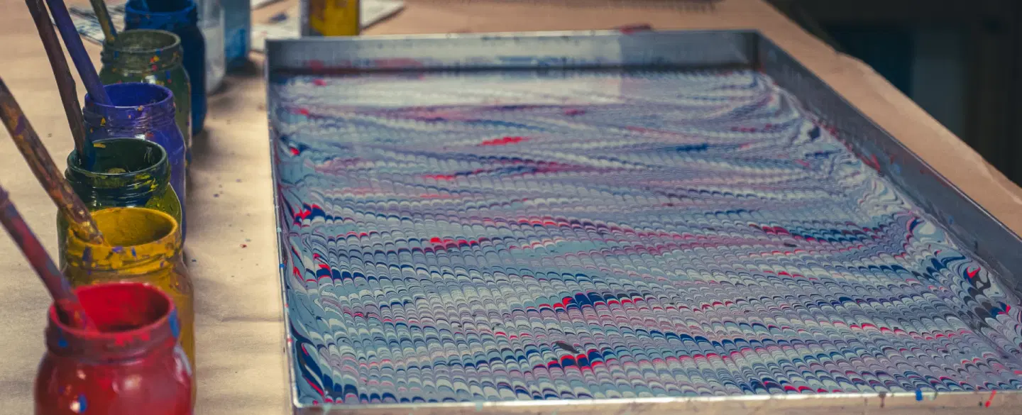 Art Workshop in Istanbul: learn Turkish Ebru marbling with master artist and create your own design.