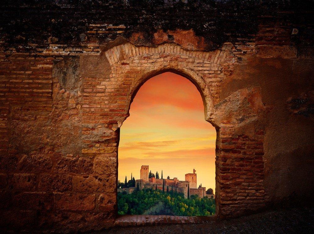 Andalusia itinerary 10 days with Seville, Cádiz, Ronda, Málaga, Granada, heritage and cuisine.