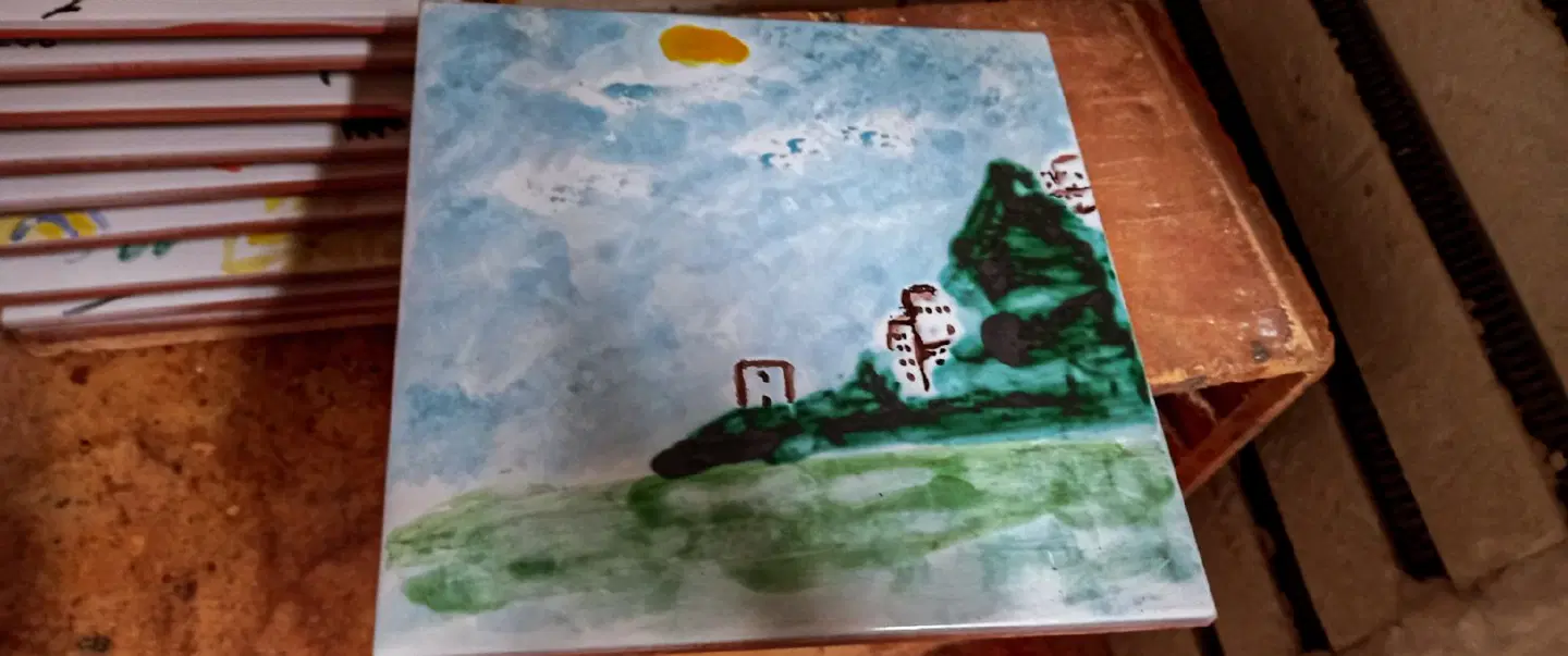 Craft Workshop in Vietri, near Naples, sketching the landscape and creating a beautiful majolica.