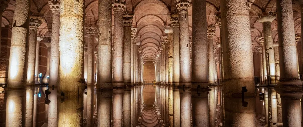 Walking Tour of Istanbul’s Byzantine sites for first-timers: Hagia Sophia, Cistern, and Hippodrome.
