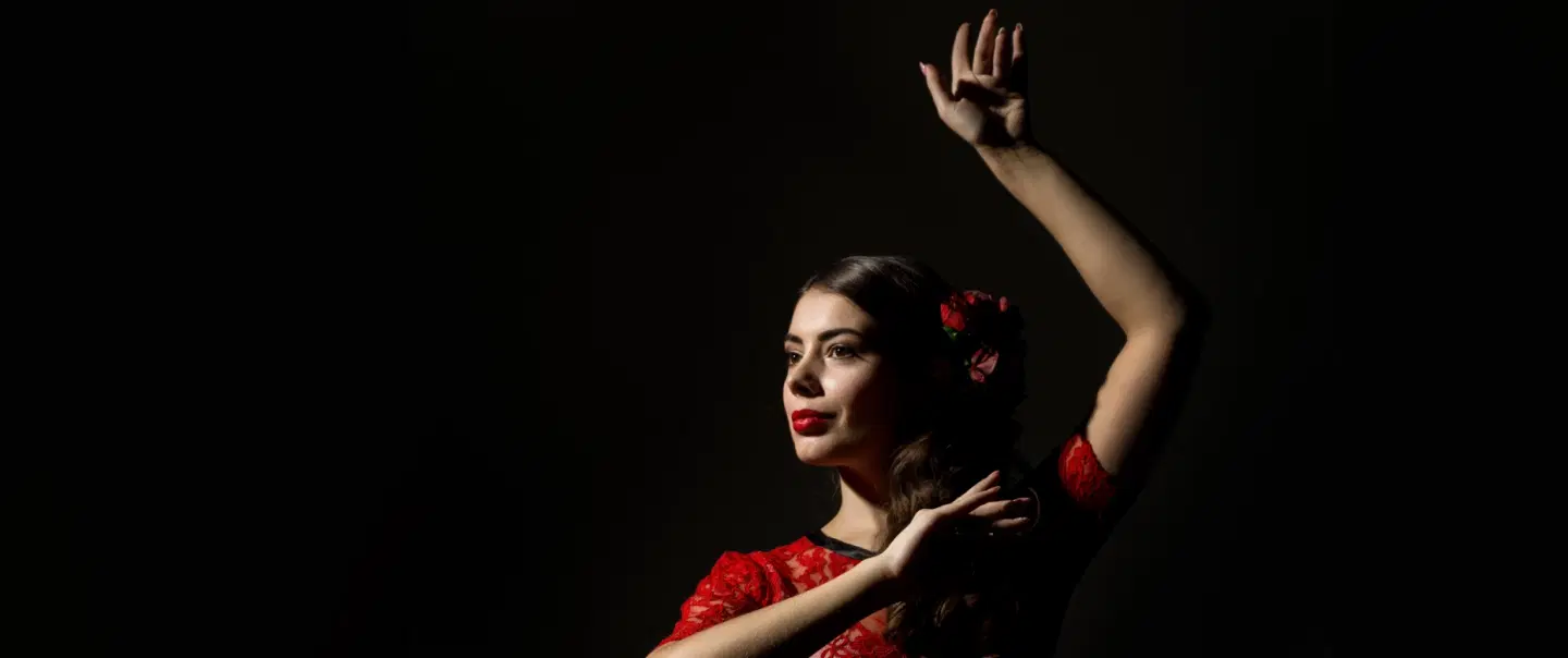 Cultural Tour in Seville: flamenco styling, museum visit, photoshoot, performance, Andalusian meal.