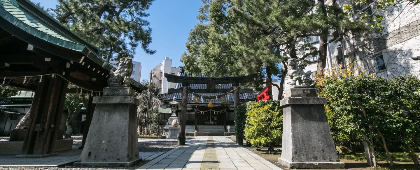 Shinto Experience in Kanazawa with private shrine access, priest-led rituals, and Shinto beliefs.