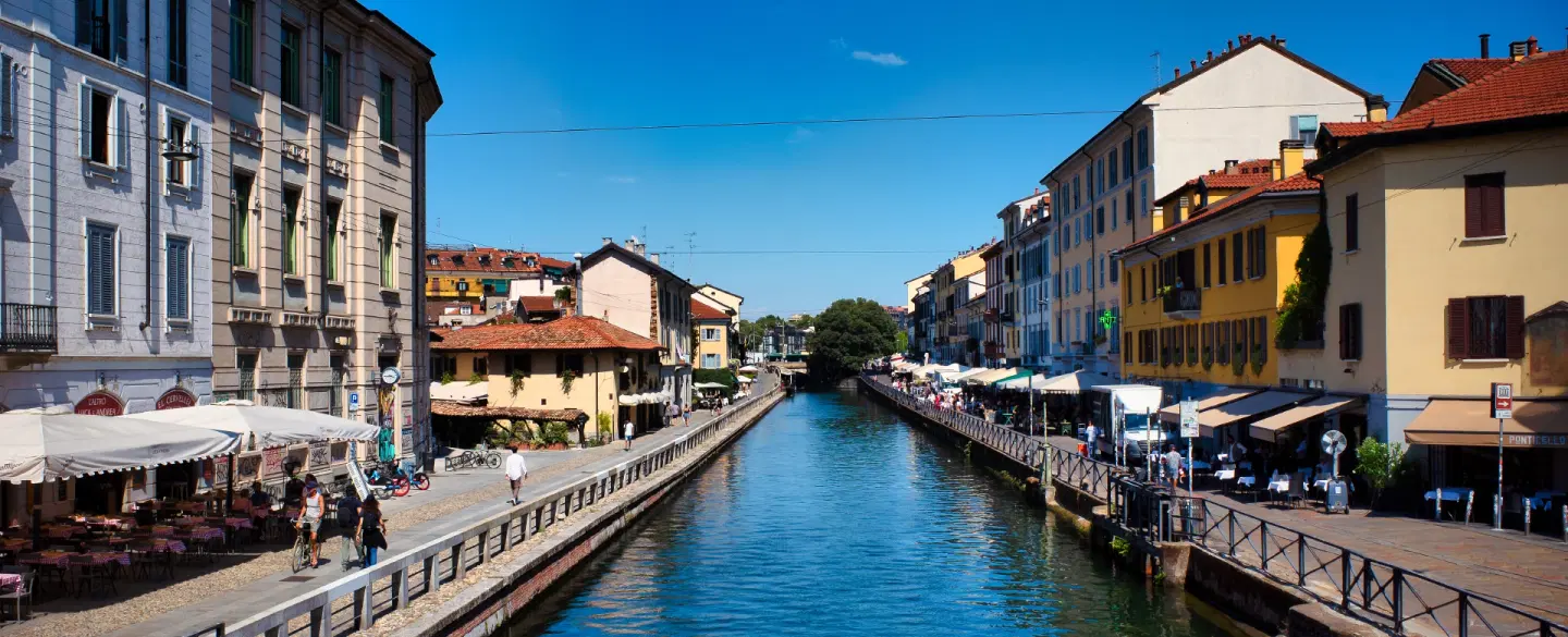 Walking Tour in Milan exploring the Navigli through photography, poetry, storytelling and history.