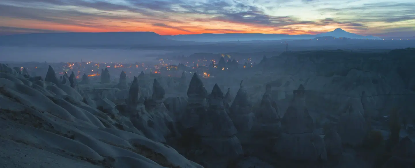 Photography Tour in Cappadocia: Capture sunset & blue hour light in Red Valley & hilltop lookouts.