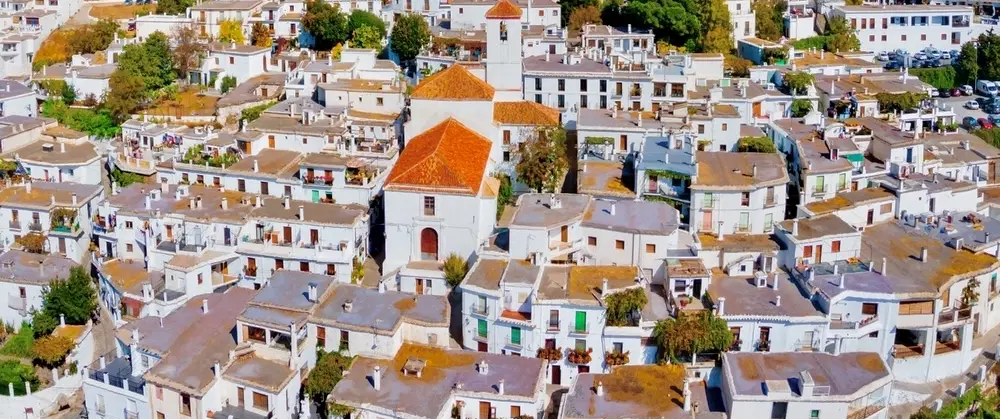 La Alpujarra Day Trip from Granada: whitewashed Moorish villages, artisans, and Sierra Nevada views.