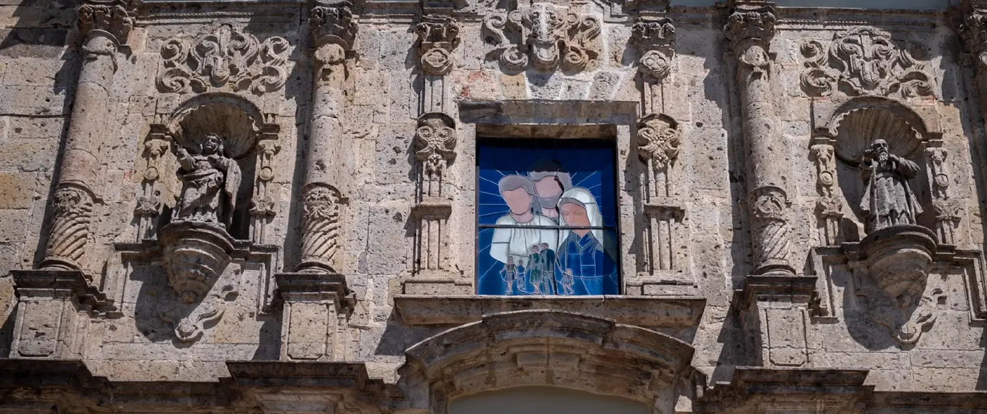 Walking Tour of Guadalajara’s 16th-century churches with history, architecture, colonial faith. 