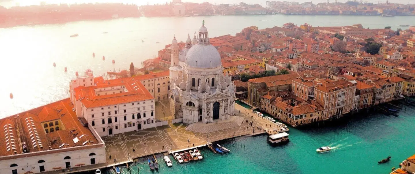 Photo Walk in Venice, exploring the city’s vibrant colors with guidance from an expert photographer.