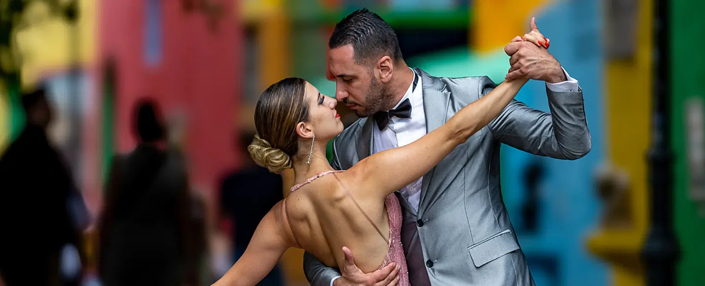 Tango Photography Tour in La Boca with pro photographer, dancers in costume, compositional tips.