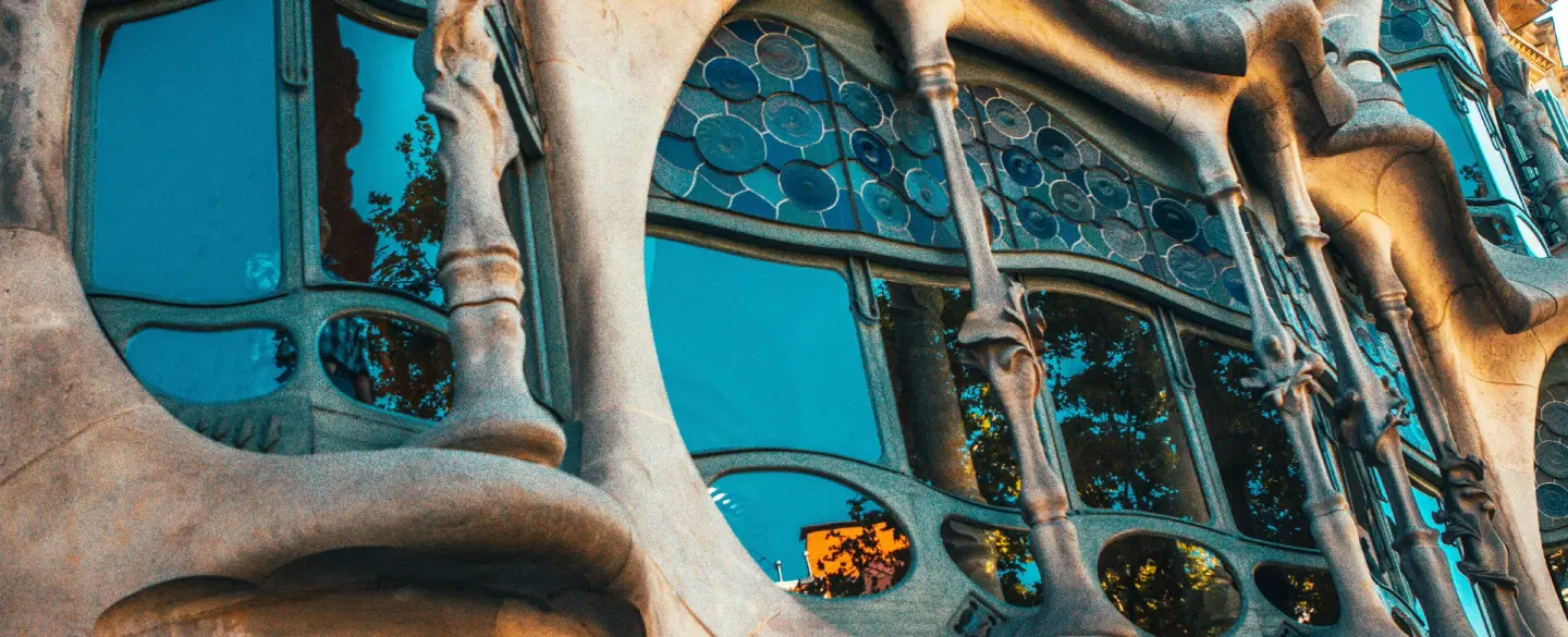 Gaudí Walking Tour in Barcelona’s Gràcia: Casa Vicens in-depth visit & Modernisme-era highlights.