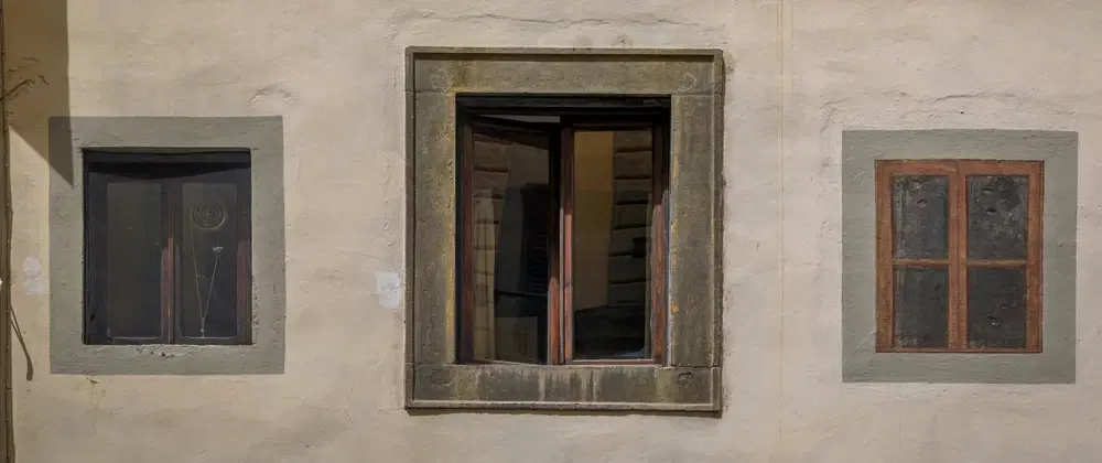 Walking Tour in Florence through San Niccolò, Oltrarno artisans, Ponte Vecchio and Santo Spirito.