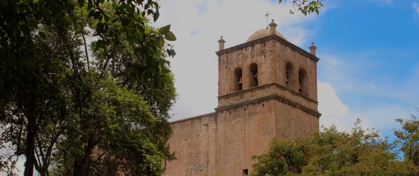 Walking Tour in Cusco exploring San Francisco Monastery and La Merced Convent with an archaeologist.
