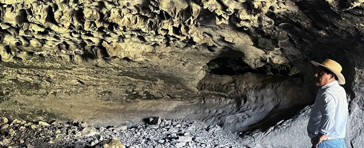 Hiking Tour from Oaxaca to UNESCO Zapotec caves with ancient corn history and local tlayuda lunch.