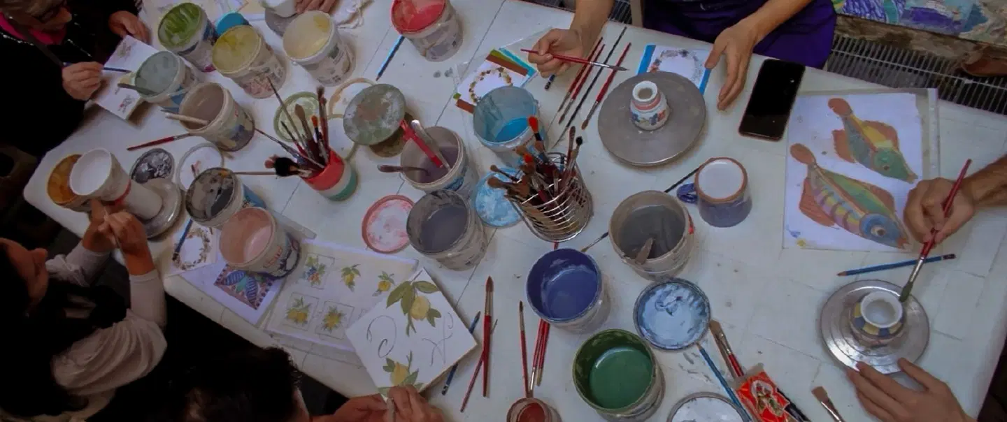 Craft Workshop near Naples, modeling clay and glazing majolica following Vietri's tradition.