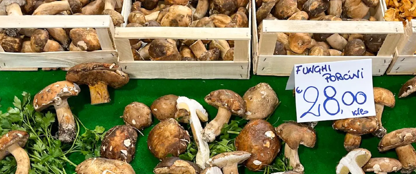 Food Tour in Rome, exploring Trionfale’s authentic neighborhood, its market, and local delicacies.