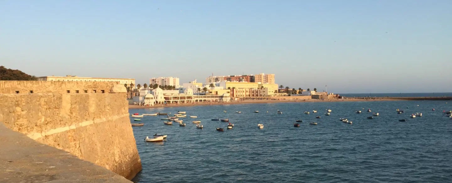 Walking Tour of Cádiz with historic sites, lookout views, local taverns & guided tapas experience.