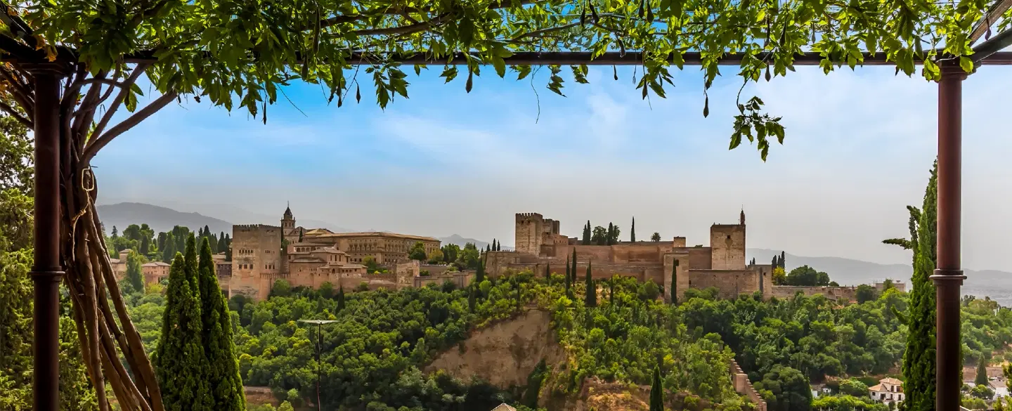 Walking Tour of Granada’s Albaicín with Alhambra views, hammam, tapas, Islamic heritage & history.