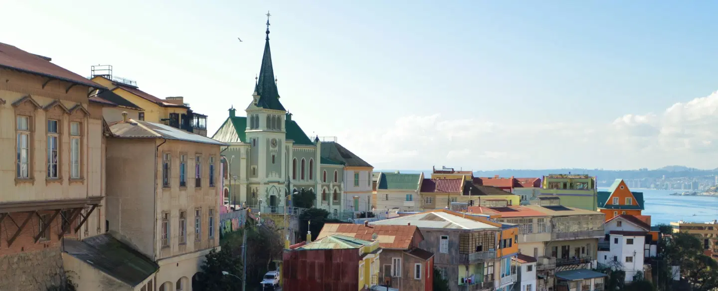Valparaíso Architecture Tour from Santiago: UNESCO hills, funiculars, cultural sites with architect.