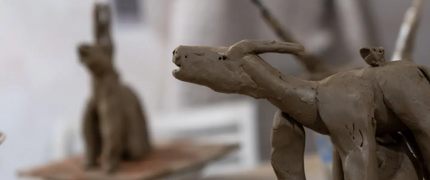 Craft Workshop near Naples, modeling clay and glazing majolica following Vietri's tradition.