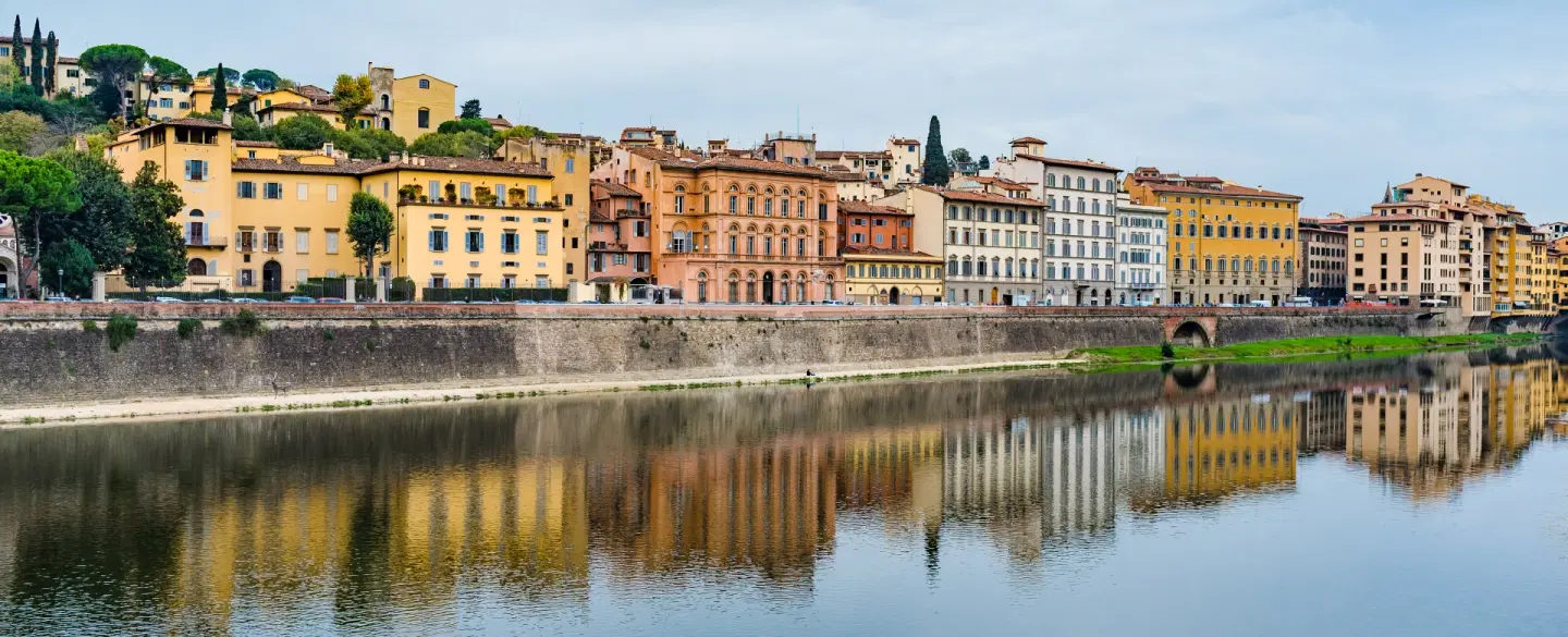 Walking Tour in Florence through San Niccolò, Oltrarno artisans, Ponte Vecchio and Santo Spirito.