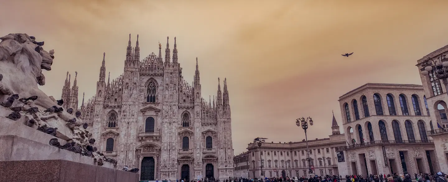 Photo Walk in Milan capturing new angles of Duomo, Galleria Vittorio Emanuele & Piazza della Scala.