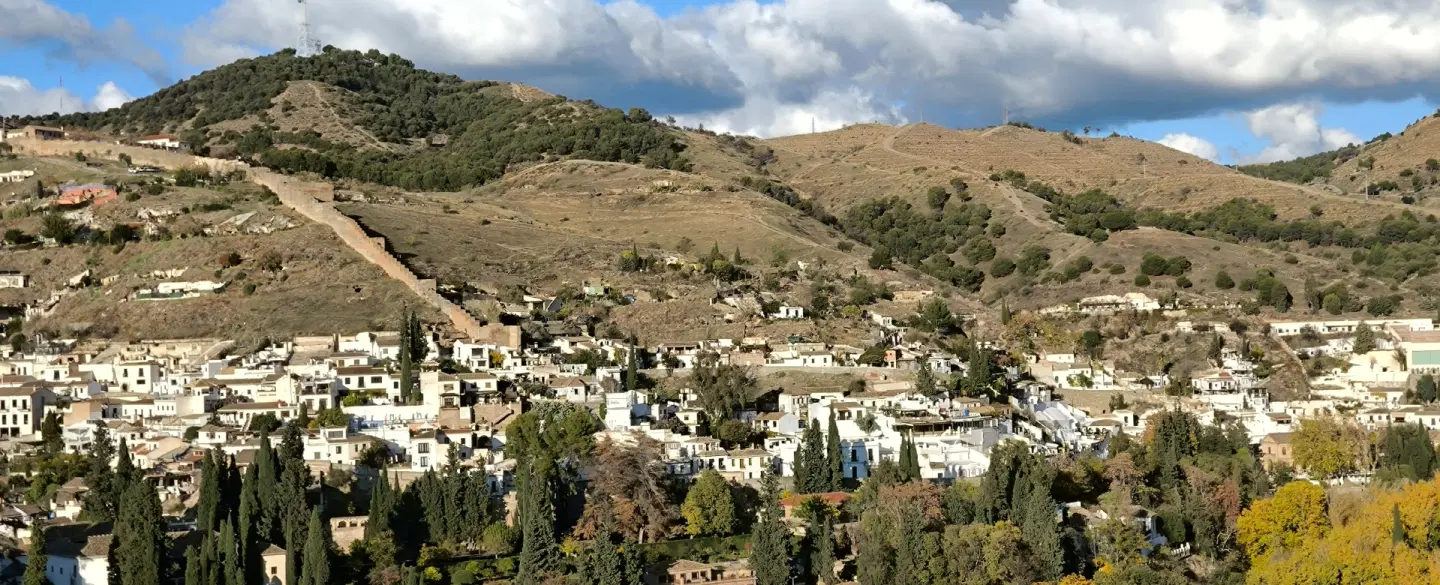 Sacromonte Flamenco Tour in Granada: Roma caves, Alhambra views, Cave Museum, flamenco performance.