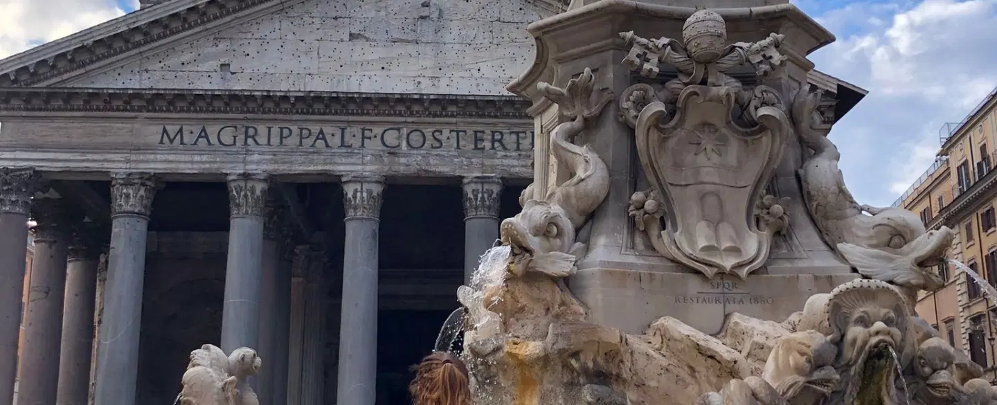Running Tour in Rome at dawn: Jog past Spanish Steps, Trevi Fountain, Pantheon & Piazza Navona.