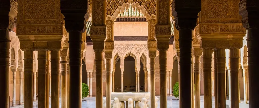 Cultural Tour in Granada: A day in Alhambra’s Nasrid Palaces, gardens, music and scent of Andalusia.