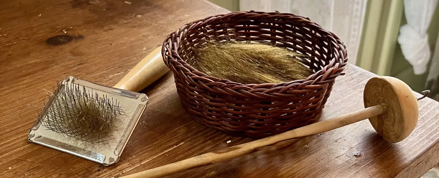 Sea Silk (Byssus) Weaving Experience in Sardinia at a Textile Atelier in a Traditional Medau.