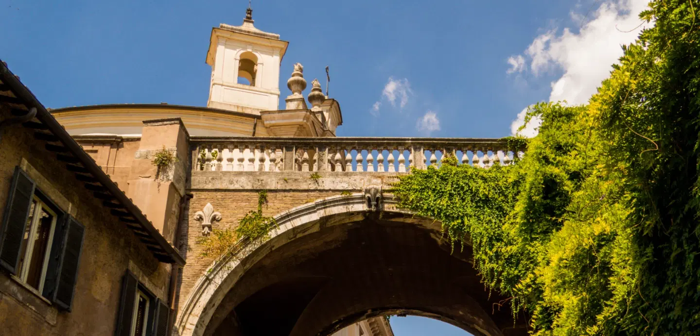 Art Walk in Rome discovering Michelangelo’s masterpieces while walking or running through the city.