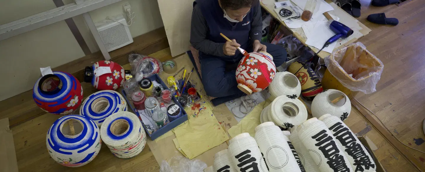 Culture Tour in Kyoto: Japanese washi in craft, ritual and design across workshop, studios & house.