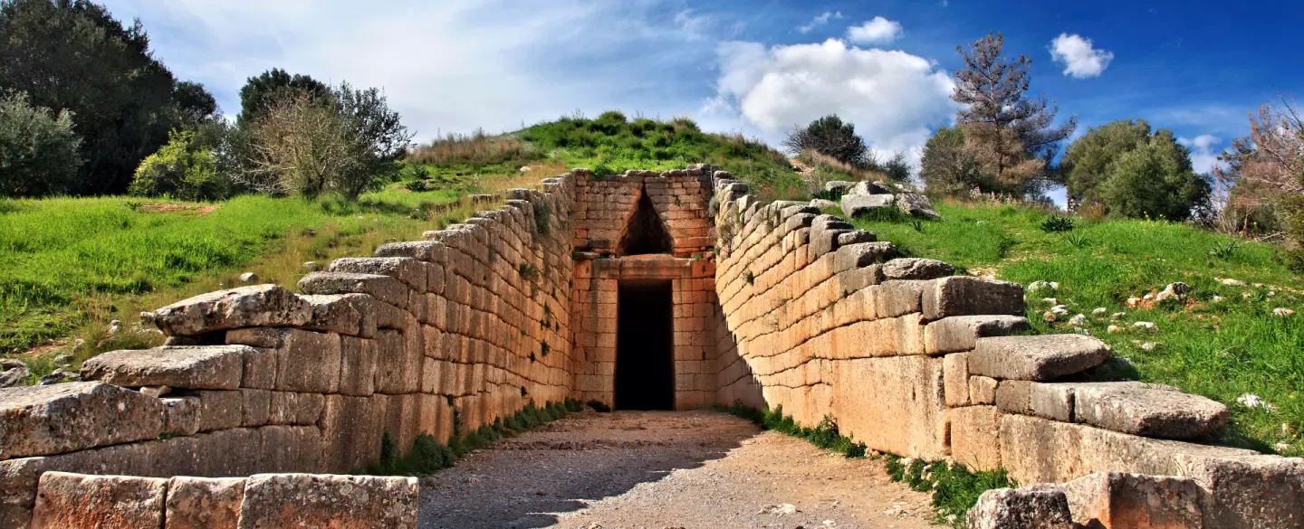 Archaeological Tour in Mycenae, from Nafplio or Athens, with ruins, tholos tombs and a hiking tour.