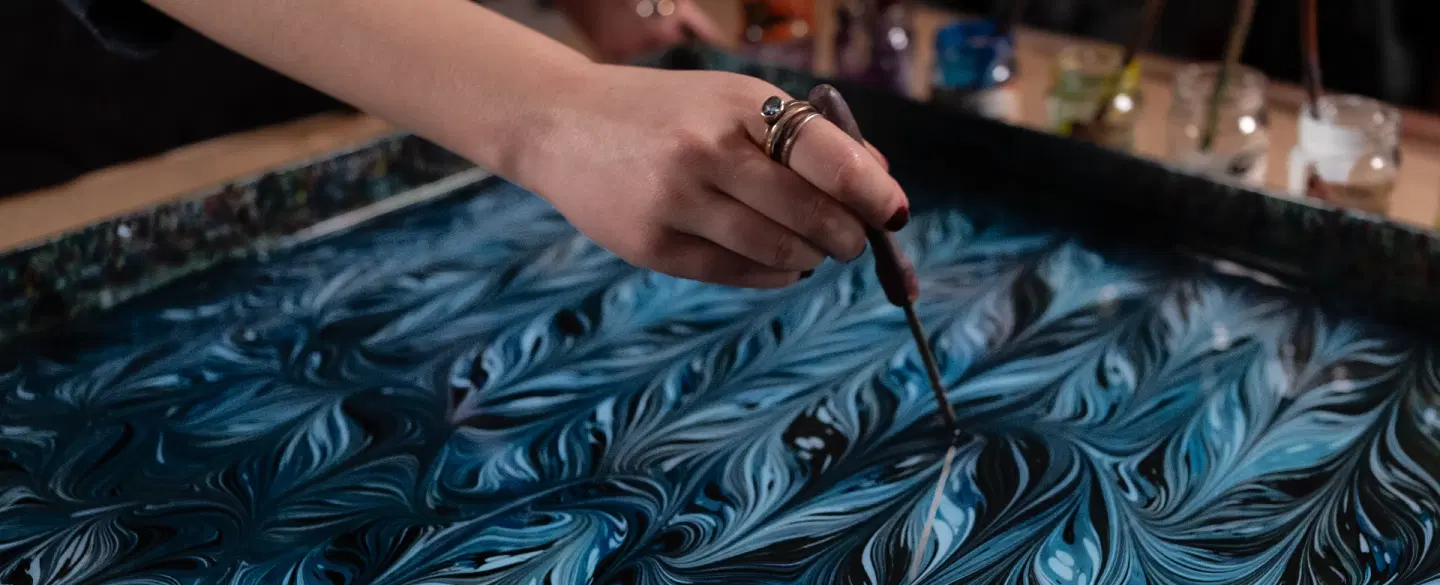 Craft Workshop in Istanbul: Marbling on Fabric to create your own Ebru scarf with master artist. 