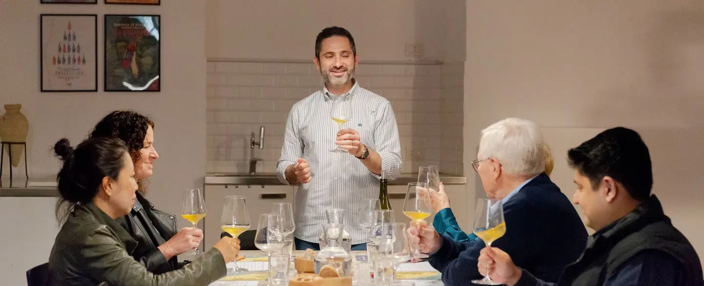 Wine Tasting in Rome with a sommelier discovering Lazio wines and native local grape varieties.